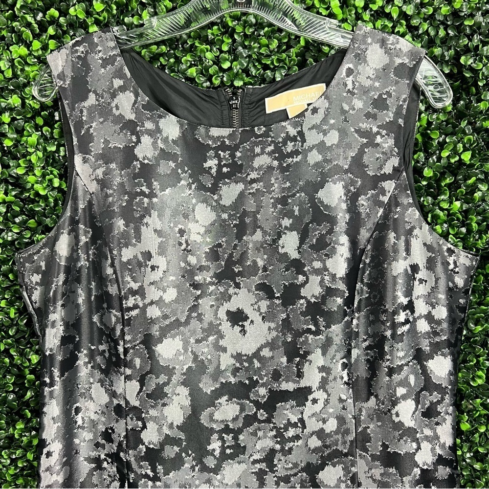 MICHAEL MICHAEL KORS | Lightweight Jacquard Shift Dress - Picture 4 of 11